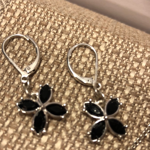 Avon Alsace flowers necklace and earring set - Picture 4 of 6